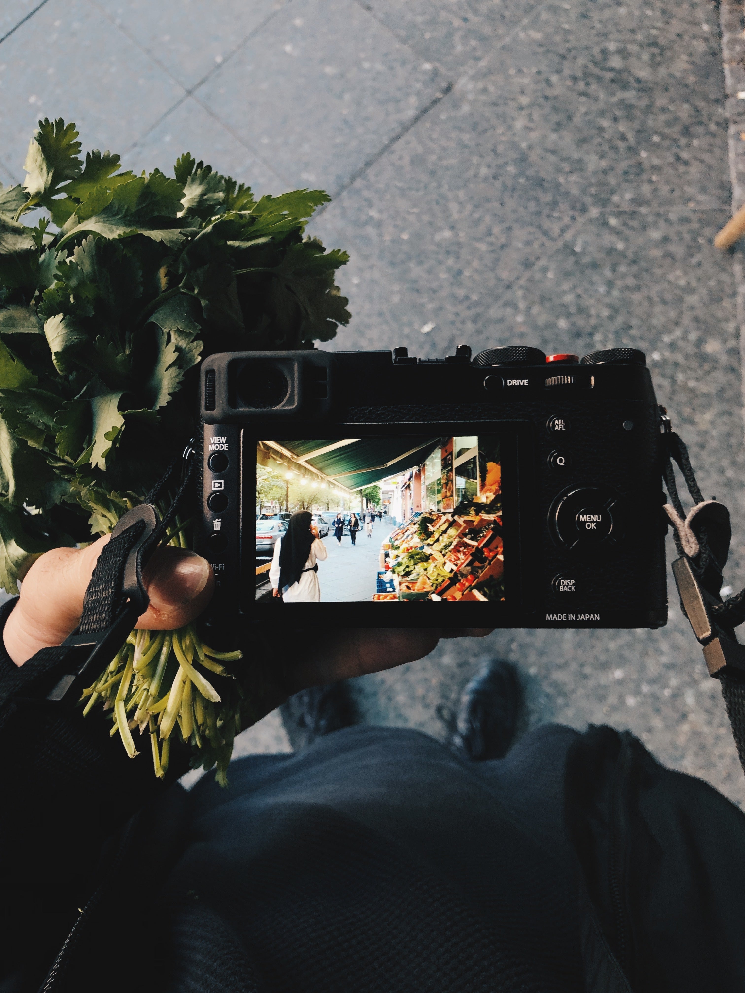 files/a-picture-of-a-produce-stall-through-a-camera-screen.jpg
